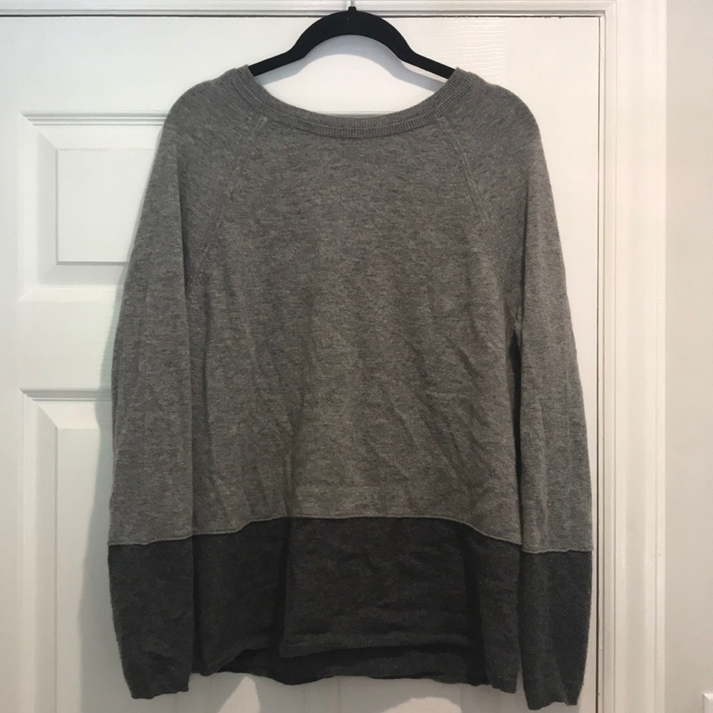 Vince Multi tone Gray Scoop Neck Sweater